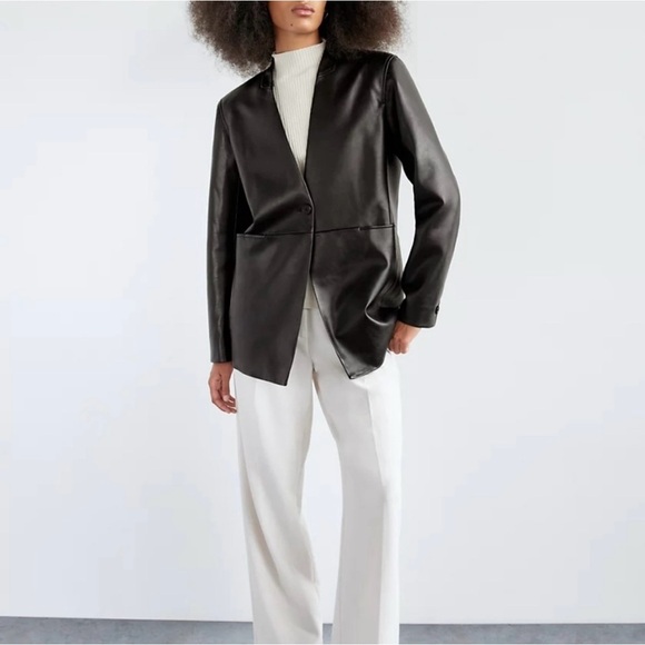 Aritzia Babaton Lauch Blazer SMOKY EMERALD
GREEN Size Small Faux Leather - Picture 3 of 10